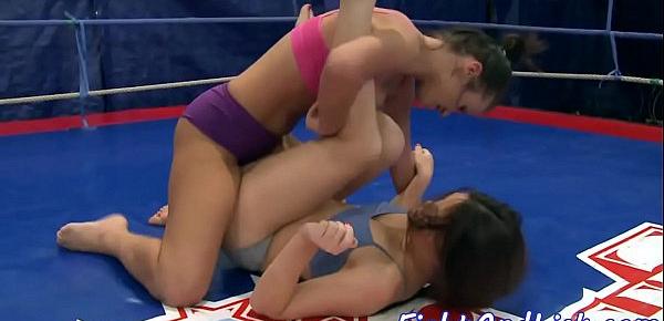  Wrestling babes eat pussies after fighting